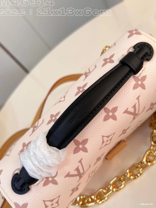 LOUIS METIS WEST POCHETTE VUITTON EAST 0318